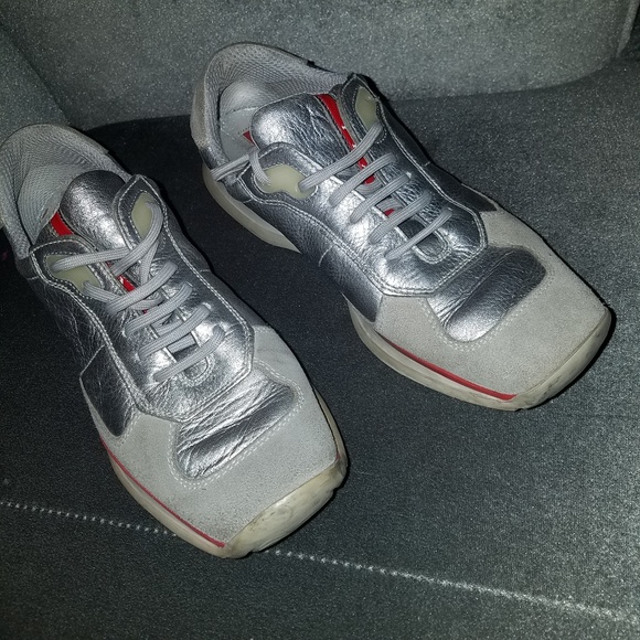 Prada Sneakers gently worn - Picture 1 of 4